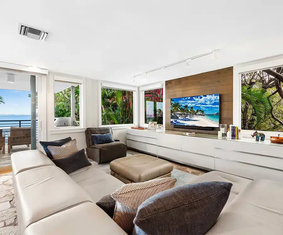 Oxford Universal Modern living room